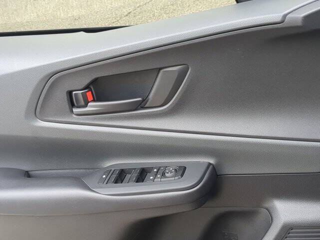 2023 Toyota Prius LE