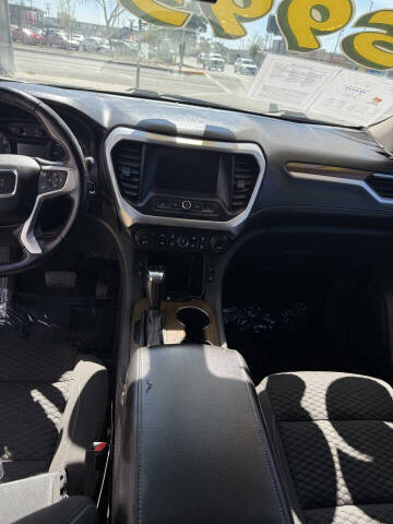 2017 GMC Acadia SLE-2