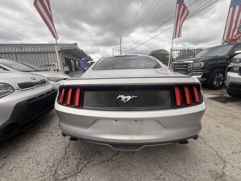 2017 Ford Mustang EcoBoost Premium