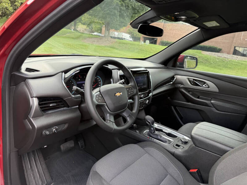 2023 Chevrolet Traverse LT Cloth