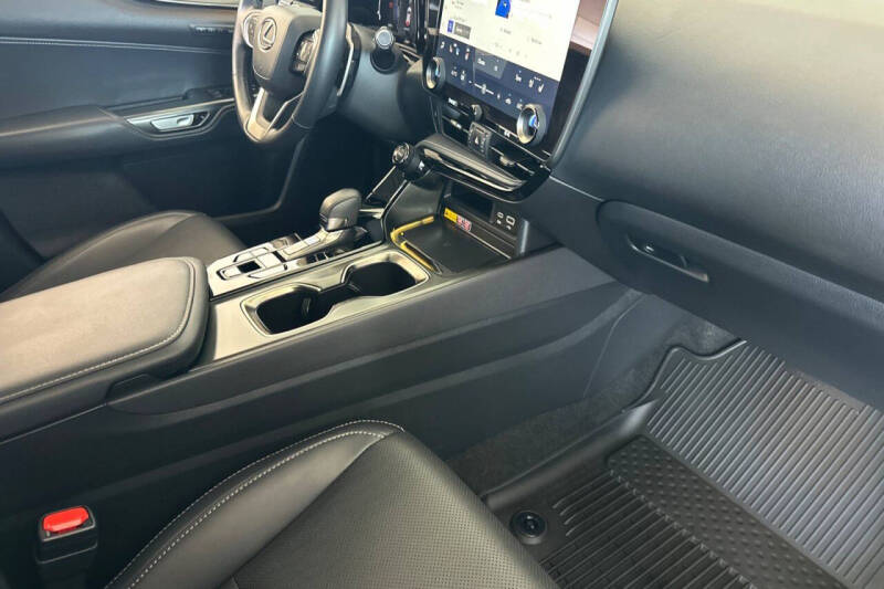 2025 Lexus NX 350h Premium