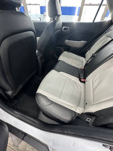 2022 Hyundai Venue SEL