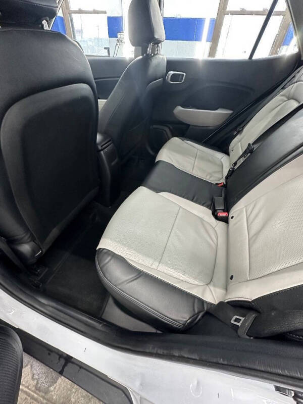 2022 Hyundai Venue SEL