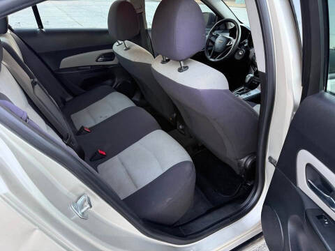 2014 Chevrolet Cruze LS Auto