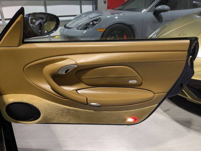 2000 Porsche 911 Carrera 4