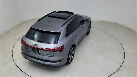 2022 Audi e-tron quattro Premium Plus