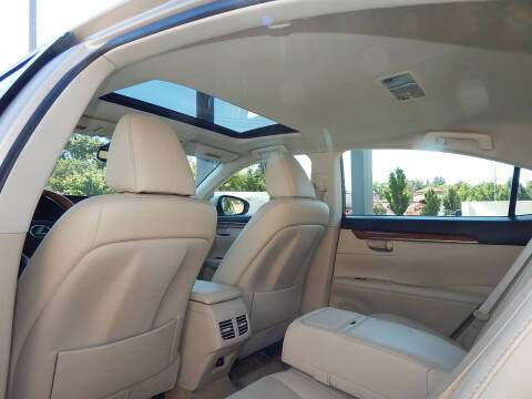 2013 Lexus ES 300h
