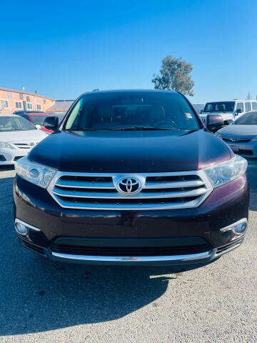 2011 Toyota Highlander for sale at REALRIDEAUTOSALES LLC in Sacramento CA