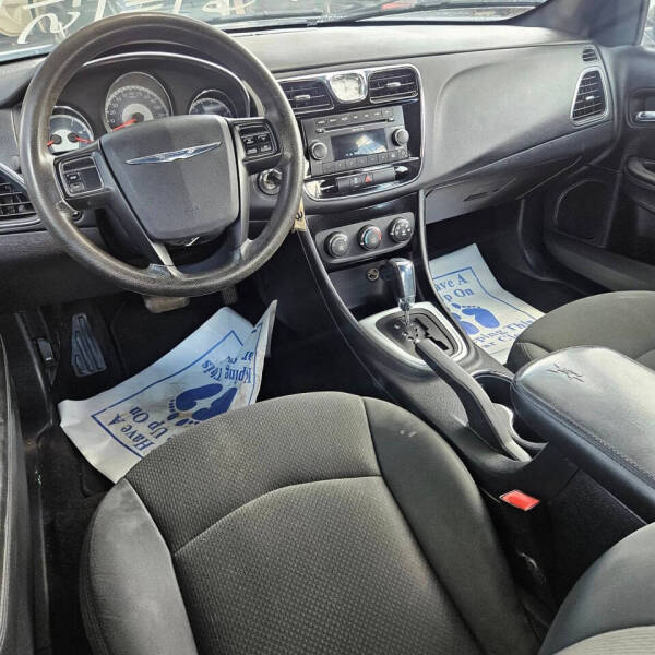 2011 Chrysler 200 LX