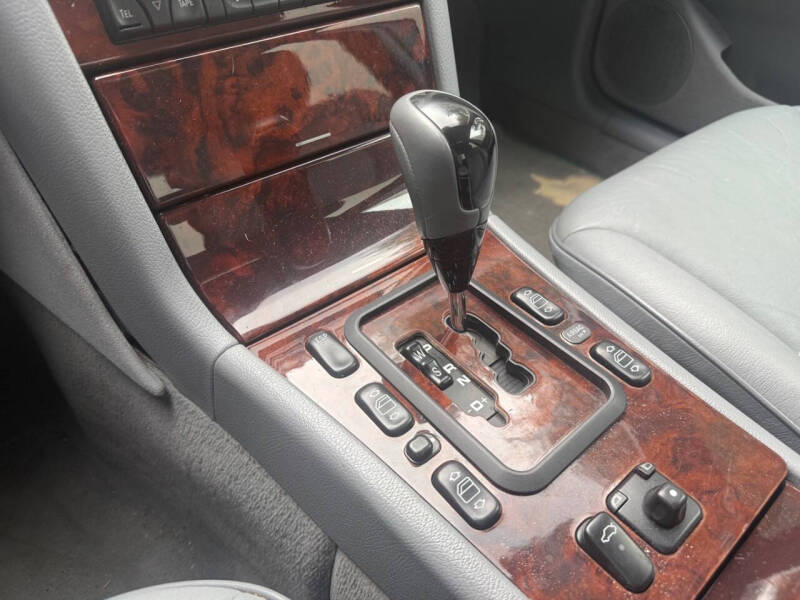 2002 Mercedes-Benz E-Class E 320