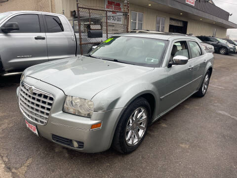 2006 Chrysler 300 for sale at Six Brothers Mega Lot in Youngstown OH
