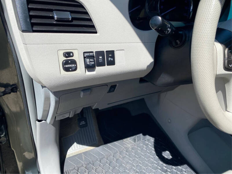 2012 Toyota Sienna
