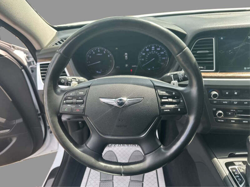 2017 Genesis G80