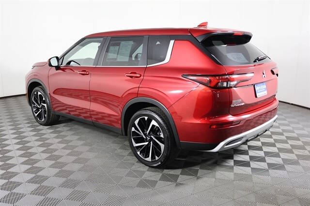 2023 Mitsubishi Outlander SE