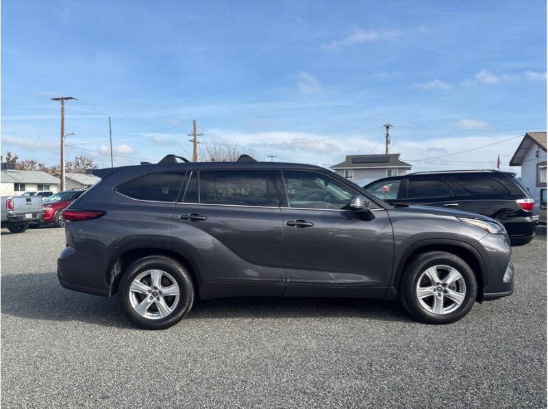 2022 Toyota Highlander L