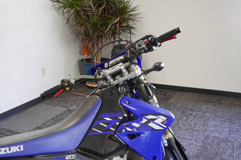 2023 Suzuki DR-Z400SM
