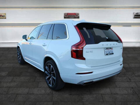 2020 Volvo XC90 T6 Momentum 6-Passenger