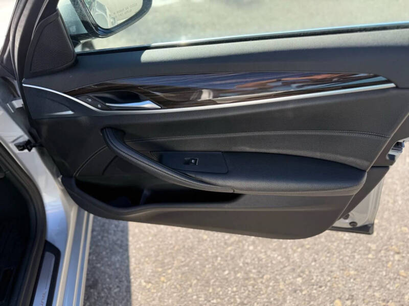 2018 BMW 5 Series 530i