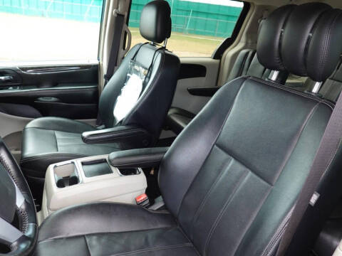 2014 Chrysler Town and Country Touring