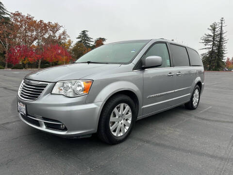 2016 Chrysler Town and Country Touring