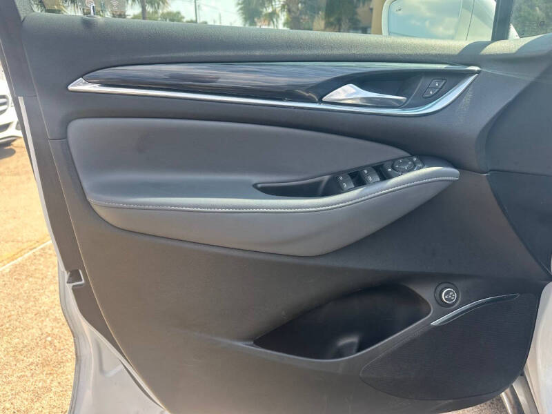 2020 Buick Enclave Essence