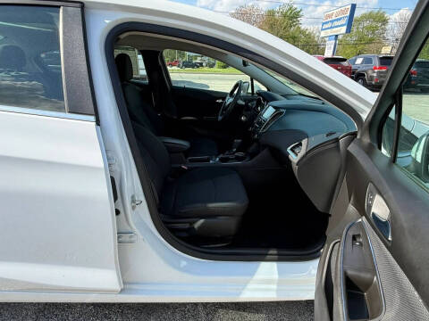 2017 Chevrolet Cruze LT Auto