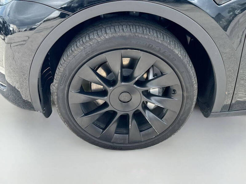 2024 Tesla Model Y Long Range