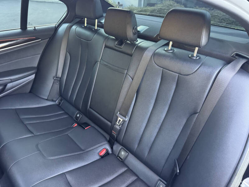 2019 BMW 5 Series 530i