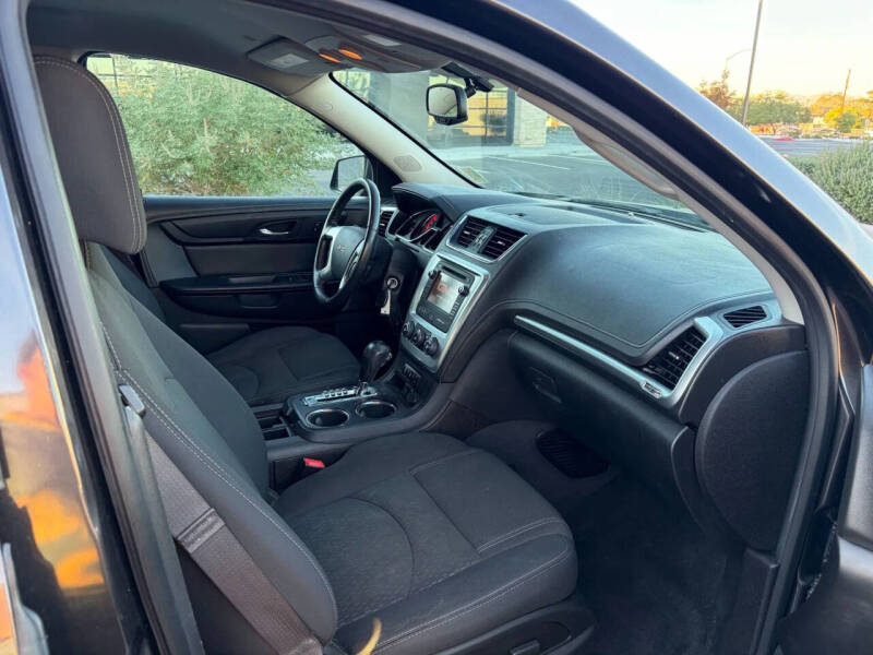 2015 GMC Acadia SLE-2