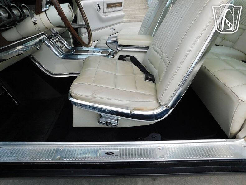 1966 Ford Thunderbird