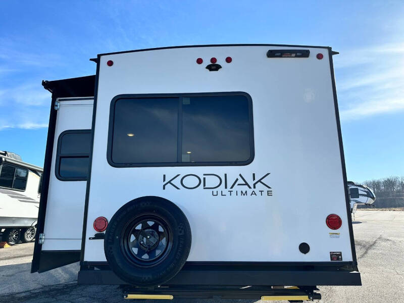 2024 Dutchmen Kodiak 2921FKDS