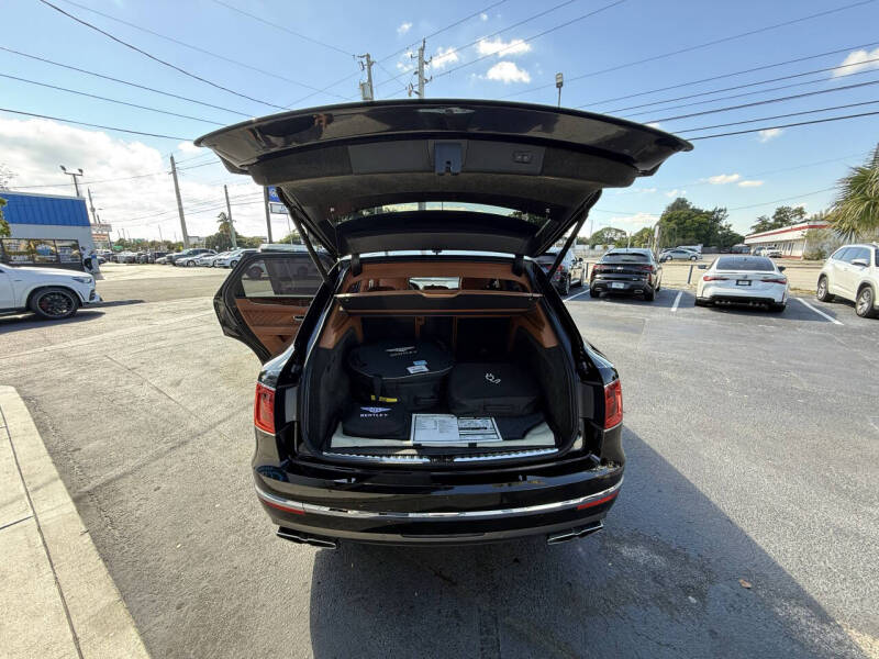 2020 Bentley Bentayga Hybrid