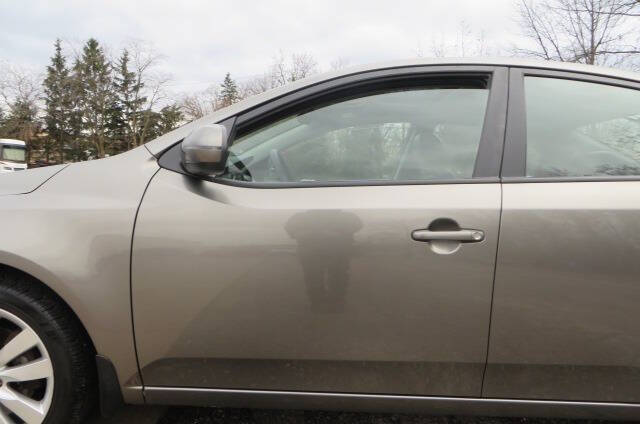 2011 Kia Forte SX photo 28