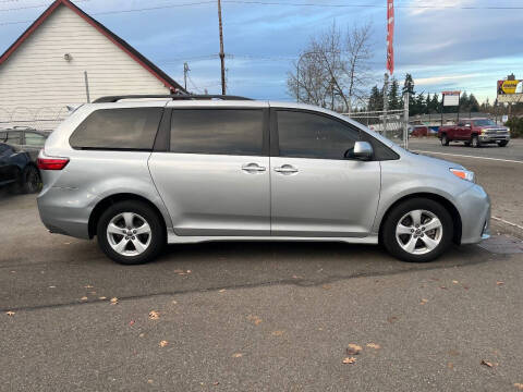 2020 Toyota Sienna LE 8-Passenger