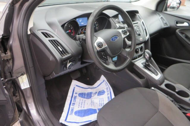 2014 Ford Focus SE photo 11