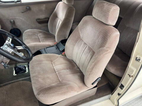 1948 Ford Super Deluxe