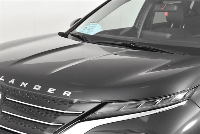 2023 Mitsubishi Outlander SE