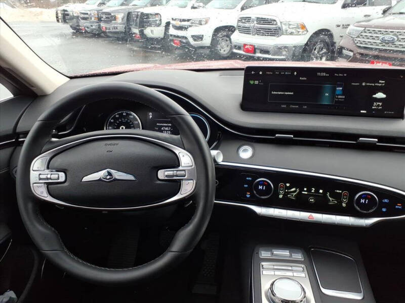 2025 Genesis GV70 2.5T Standard