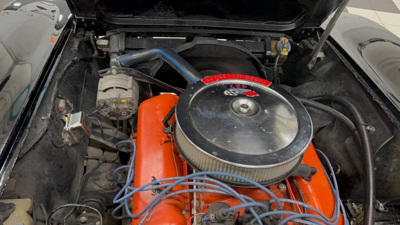 1966 Chevrolet Corvette 38