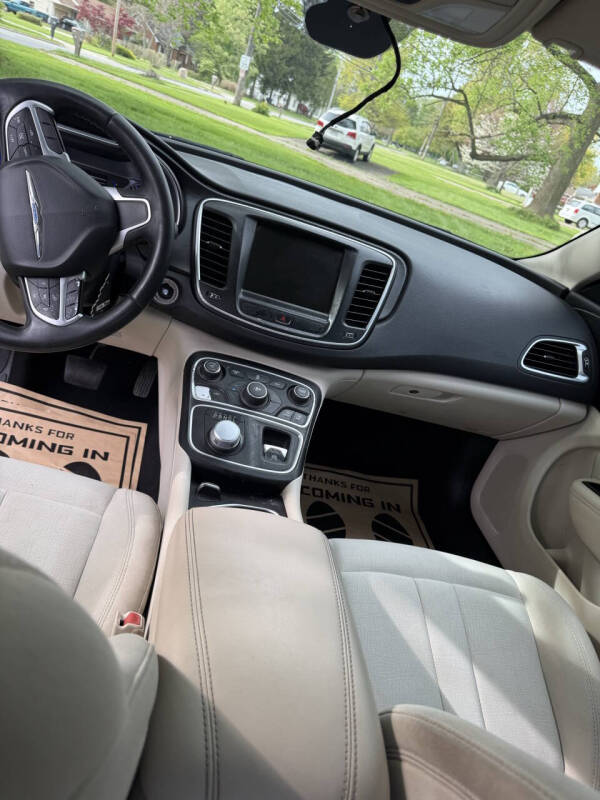 2015 Chrysler 200 Limited