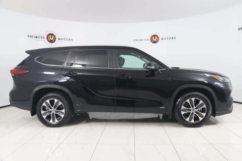 2023 Toyota Highlander Hybrid XLE