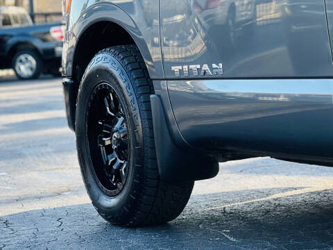 2017 Nissan Titan SV