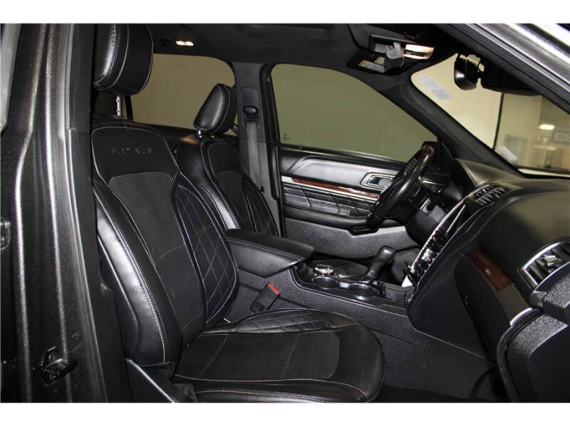 2018 Ford Explorer Platinum