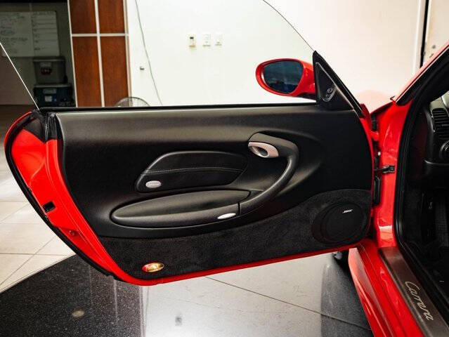 2004 Porsche 911 Carrera 4