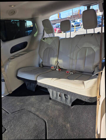 2017 Chrysler Pacifica Touring-L Plus