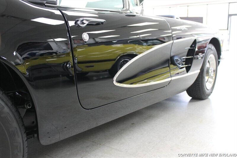 1961 Chevrolet Corvette 29
