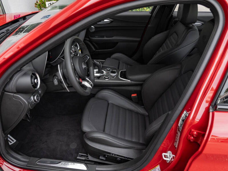 2024 Alfa Romeo Giulia Quadrifoglio