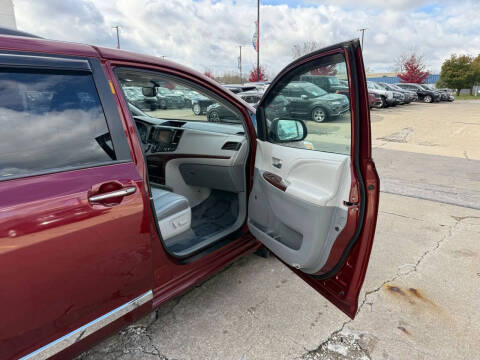 2013 Toyota Sienna Limited 7-Passenger