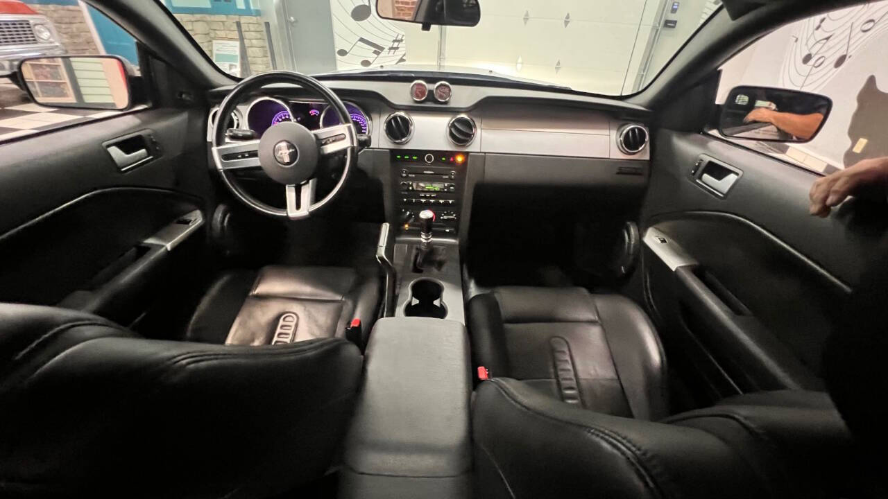 2006 Ford Mustang 59