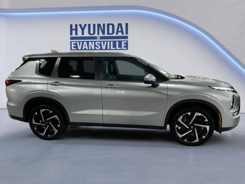 2022 Mitsubishi Outlander SE